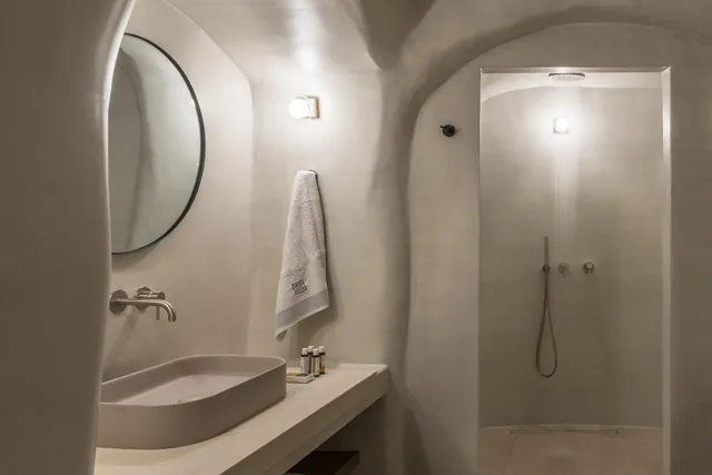 Cave, Pool, Suite, Sunset View، Oia Castle Luxury Suites by Art Maisons 1/2