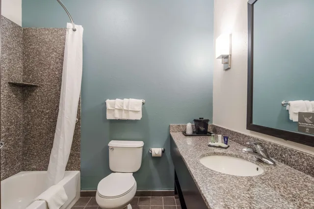 جناح بسريرين كوين، Sleep Inn Suites At Kennesaw State University 3/3