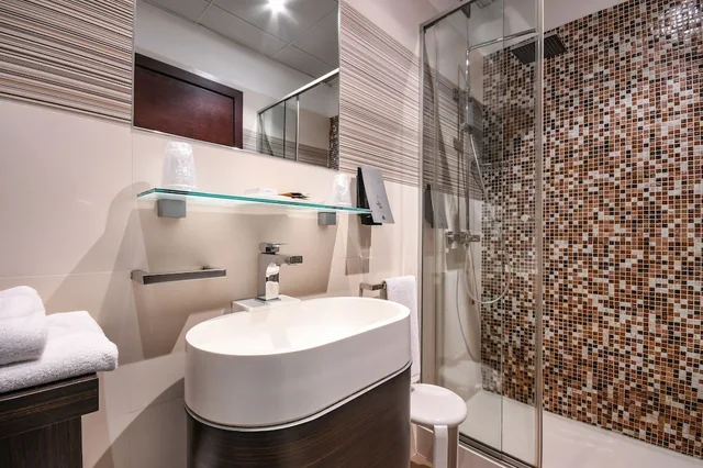 جناح جونيور بسرير كينج وسريرين منفصلين، Hotel City 8/8