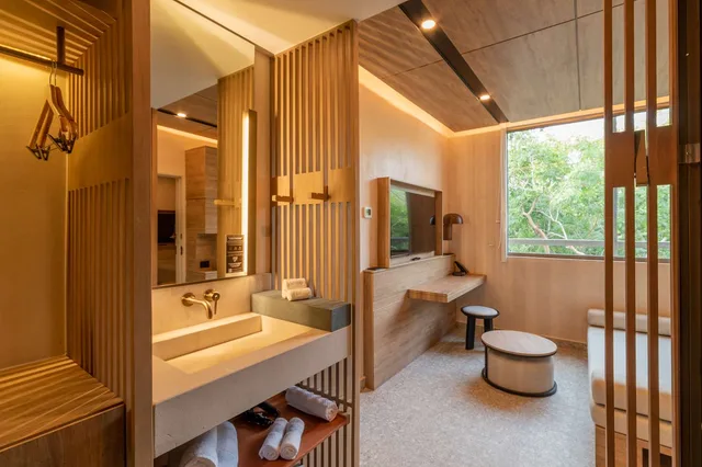 Roof Top, Murphy Bed, Queen Bed، Motto by Hilton Tulum 4/5