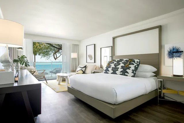 Coconut, King Bed, Water Front، Baker's Cay Resort Key Largo, Curio Collection by Hilton 1/3
