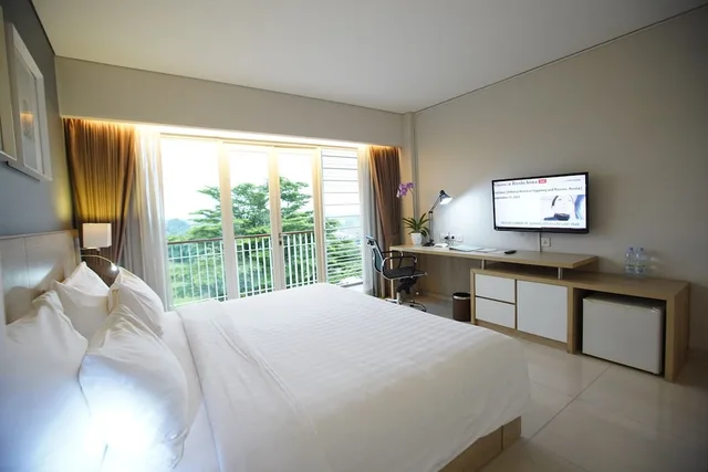 غرفة سوبيريور بسرير كينج، Treepark Serviced Apartment Karawang 1/6