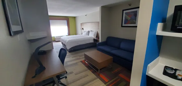 جناح بسرير كينج، Holiday Inn Express Hotel And Suites Kinston 3/5