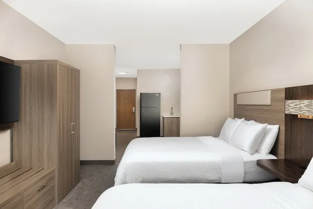 Suite, 2 Queen Beds, Extra Floor Space، Holiday Inn Express Hotel & Suites North Sequim 1/4