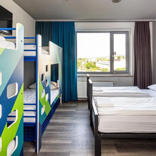 غرفة بستة أسرّة، a&o Hostel Weimar 3/9