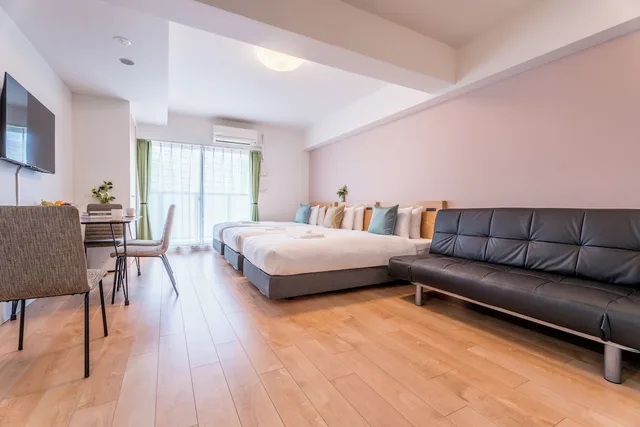 غرفة سوبيريور عائلية بثلاثة أسرّة مع أريكة في طابق مرتفع، Eslead Hotel Namba South I 3/10