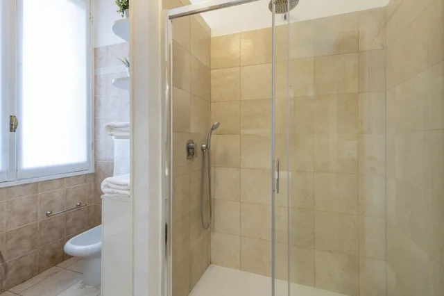 جناح بسرير كوين مع أريكة، Milan Royal Suites Luxury Apartments 5/5