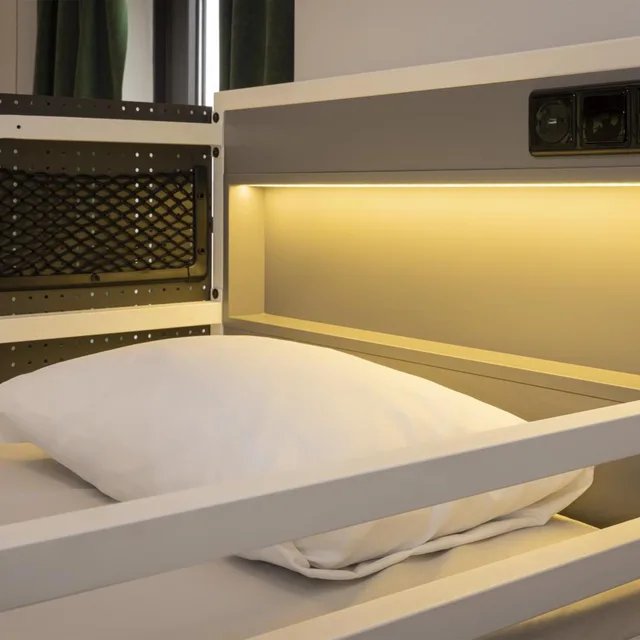 Female Dorm, 4 Beds, Generator Hostel Rome 10/10