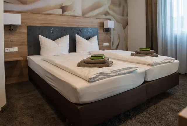 Comfort, Double Bed, The Outlet Hotel 1/1