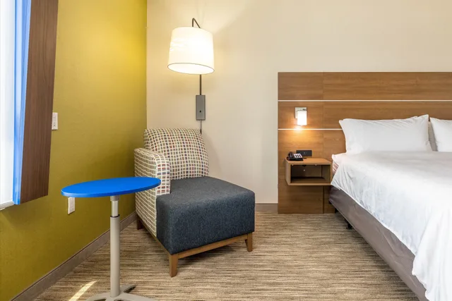 غرفة بسرير كينج لذوي الإعاقة، HOLIDAY INN EXPRESS AND SUITES SAN JOSE SILICON VALLEY 2/7