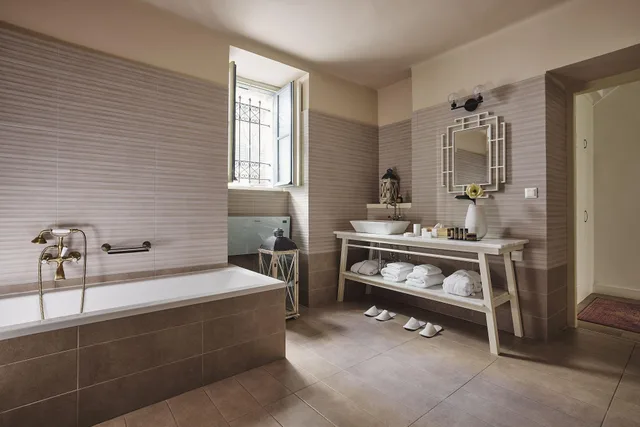 Semi Basement, Comfort, Studio, Suite، Bohemian Suites Athens 6/9
