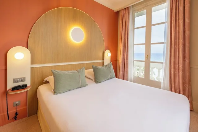 غرفة بإطلالة على البحر مفردة بسرير مزدوج، Hotel Vacances Bleues Le Balmoral 1/9