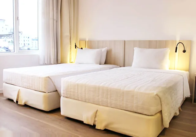 Premier, Deluxe, Twin Beds, Liberty Hotel Saigon Greenview 5/10