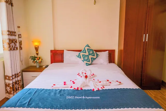 غرفة قياسية بسرير مزدوج، DMZ Hotel 2/8