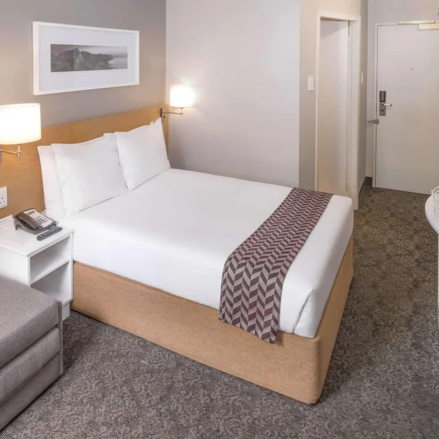 غرفة قياسية بسرير مزدوج للمدخنين، Stayeasy Century City 3/6