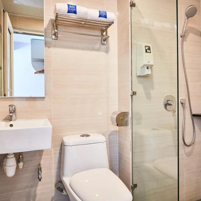 Standard, Double Bed, No Window، ibis budget Singapore Selegie 5/7