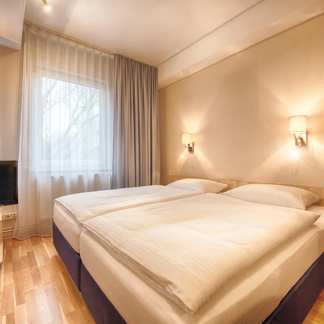 غرفة كبيرة بسرير مزدوج أو سريرين منفصلين، Enjoy Hotel Berlin City Messe 1/4