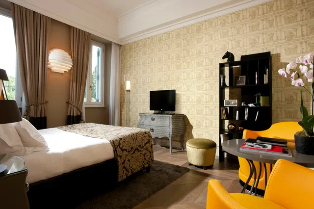 غرفة تنفيذية، Palazzo Manfredi 2/4