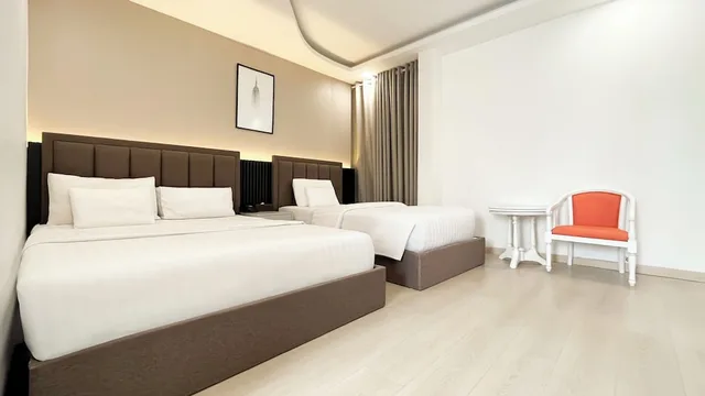 غرفة عائلية ثلاثية بسرير كوين وسرير فردي، A25 Hotel - 65G Nguyen Thai Hoc 4/10