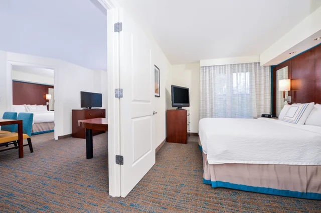 1 Bedroom, Suite, King Bed, Sofa, Residence Inn by Marriott Harrisonburg 1/4