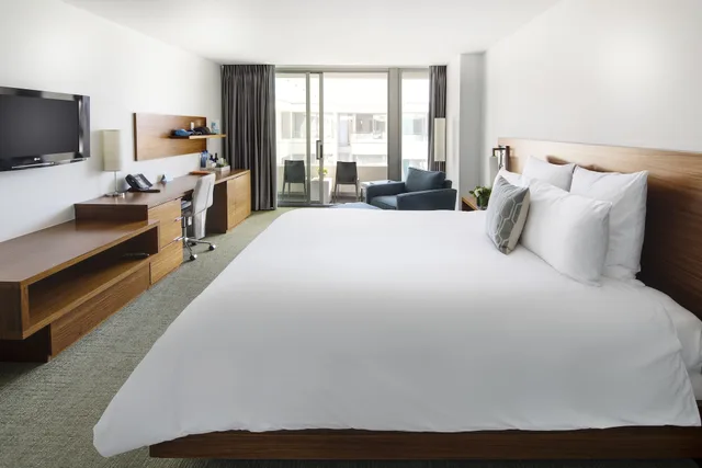 Sanctuary, Suite, King Bed, Sofa، Tower23 Hotel 1/3