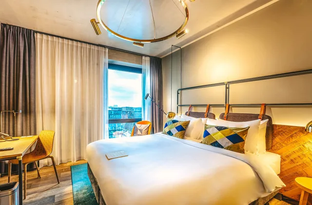 غرفة سوبيريور بسرير كوين، Four Elements Hotel Amsterdam 1/4