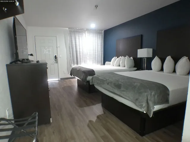 Deluxe, Studio, Suite, 2 Queen Beds, Greentree Inn Holbrook 2/2