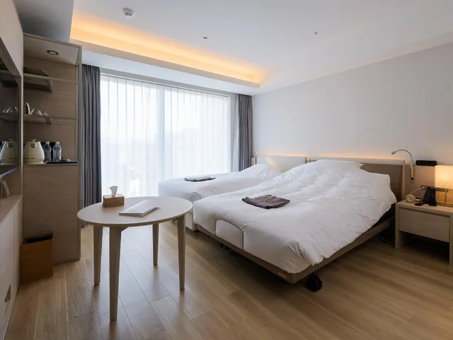 Semi Room, Universal, 1 Double and 1 Single Bed، ReLabo Medical Spa & Stay 1/1