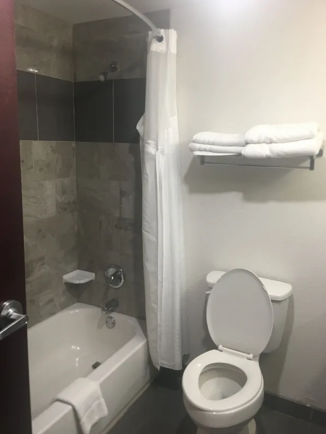 غرفة بسرير كينج، Days Inn by Wyndham Alva 3/3