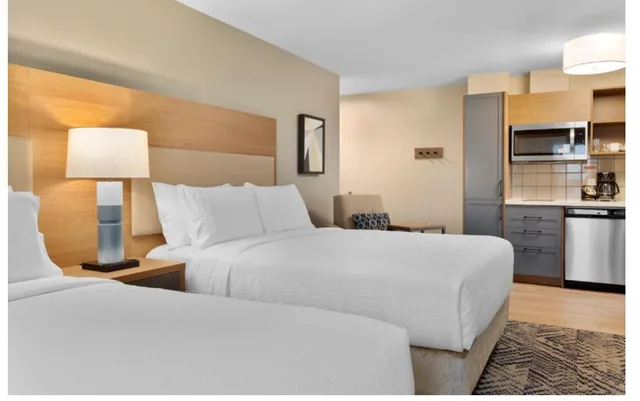 Studio, 2 Queen Beds, Pet Friendly, Candlewood Suites Collingwood 2/3