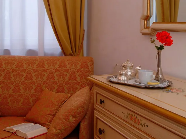 غرفة بسرير مزدوج وسرير فردي مع سرير إضافي، Apostoli Palace 1/1