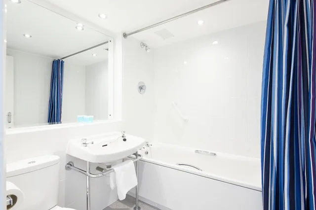 Standard, Triple, Multiple Beds, Private Bathroom، Alma Lodge 5/5