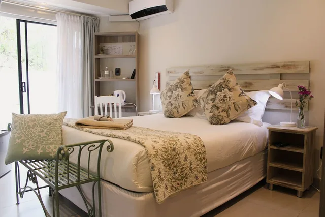 غرفة ديلوكس بسرير كوين، Vineyard On The Hill Guest House 5/10