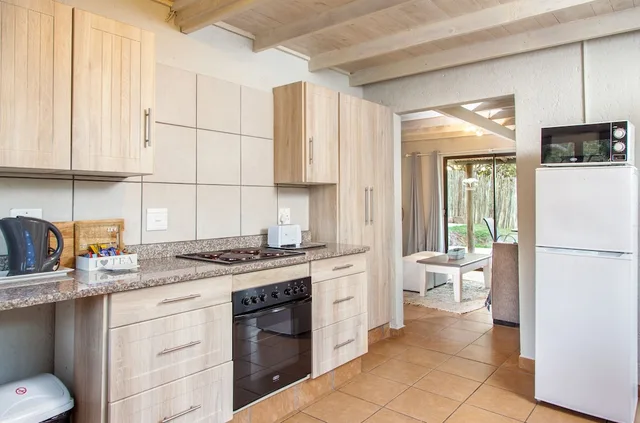 كوخ عائلي بسرير كينج وثلاثة أسرّة بإطلالة على الحديقة بغرفة نوم واحدة، Atnature Luxury Self Catering Cottages 3/3