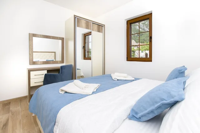 شقة كومفورت بسرير كينج، Apartments Mezini 11 2/5