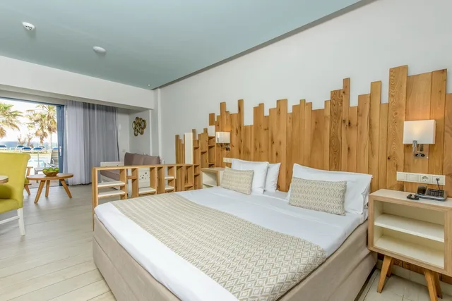 Junior Suite, King Bed, Sea View, Pool Access, Lyttos Beach Hotel 4/5