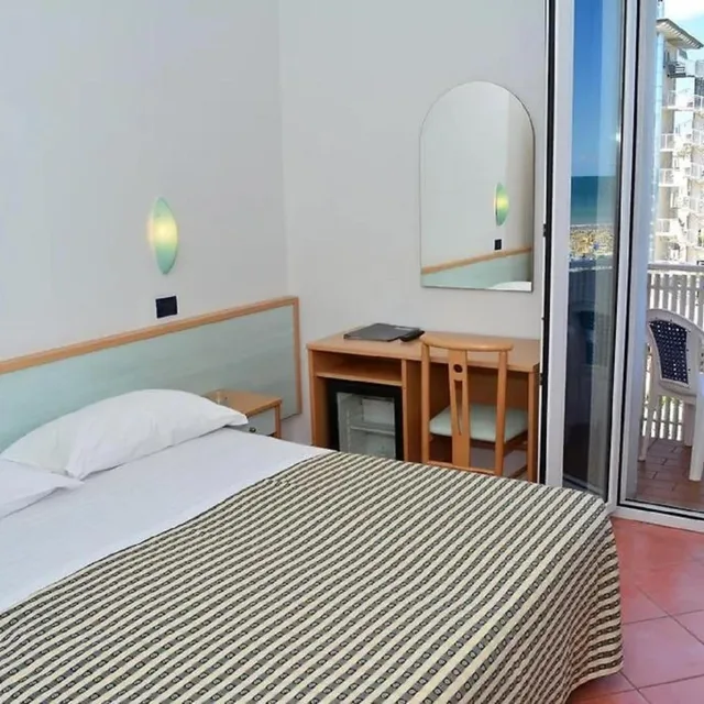 Room, Triple, Delfino 3/6