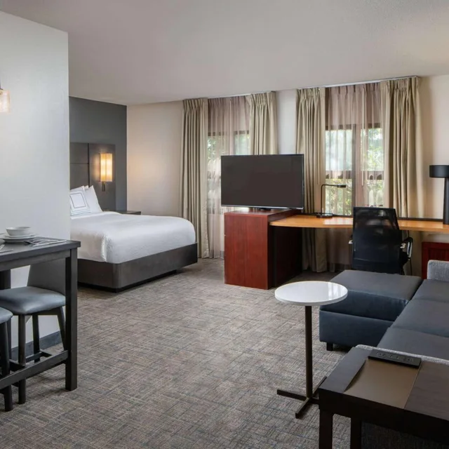 Studio, Suite, Queen Bed, Sofa, Sonesta ES Suites New Orleans Convention Center 1/3
