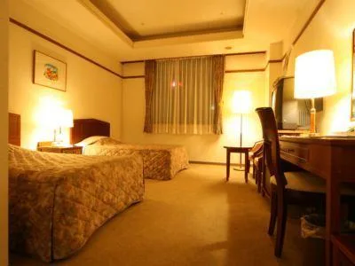 غرفة قياسية بسرير نصف مزدوج وسريرين منفصلين للمدخنين، Hotel Danrokan 1/1