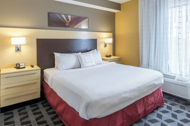 استوديو بسرير كوين، Towneplace Suites Dayton North 5/9