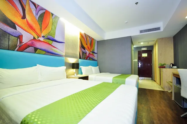 غرفة عائلية بإطلالة على المسبح، Aziza Paradise Hotel 1/9