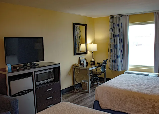 غرفة بسريرين كوين، Days Inn & Suites by Wyndham Pocahontas 5/6
