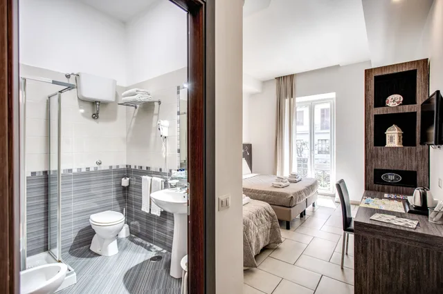 غرفة عائلية، Napoli Suite Hotel 2/3