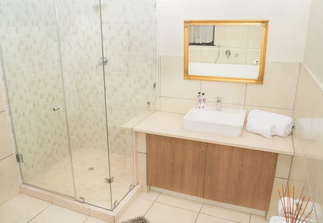 غرفة ديلوكس بسرير مزدوج بإطلالة على المسبح في الطابق الأرضي، Gardenia Boutique Hotel 3/3