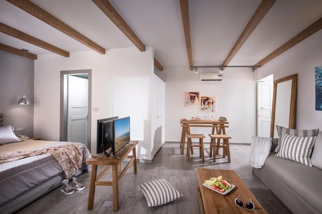 جناح كلاسيكي بسرير كينج، Omiros Boutique Hotel 1/6