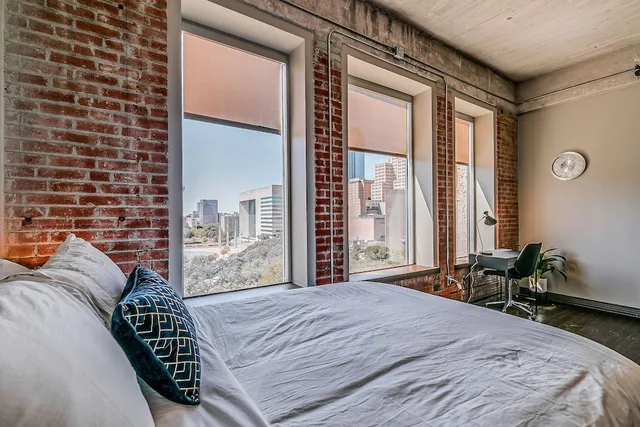 3 Bedrooms, Premium, Apartment, 1 King and 2 Queen Beds, City View, 2 Bathrooms، Luxury Downtown Dallas Stay by Amyfinehouse 4/10