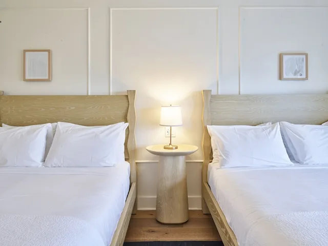 Town, 2 Queen Beds، The Lake House on Canandaigua 1/5