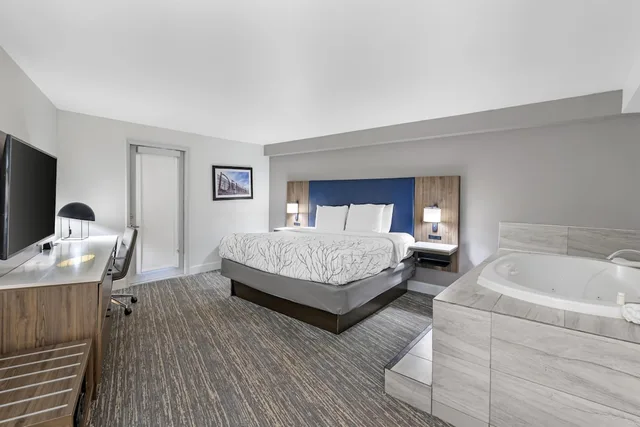 جناح بسرير كينج بشرفة، Best Western Denver East 2/8