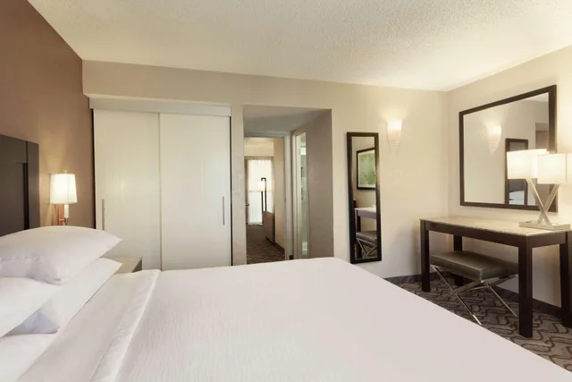 جناح بسرير كينج بغرفتين، Embassy Suites By Hilton Arcadia Pasadena Area 1/3