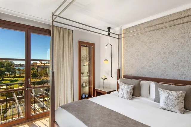 جناح بسرير كينج، St Regis Mardavall Mallorca Resort 1/4